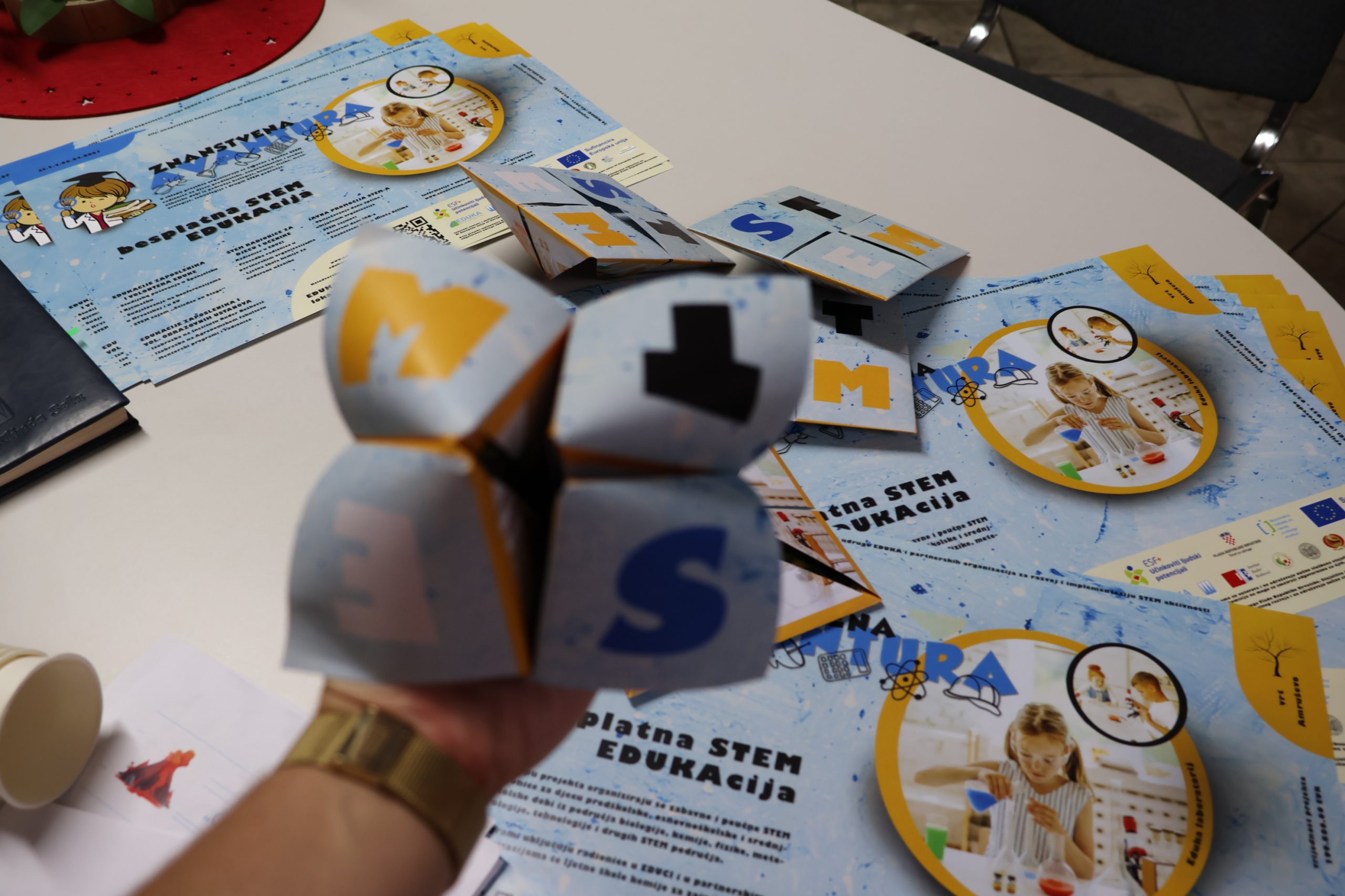 JAVNI POZIV ZA SUDJELOVANJE U STEM RADIONICAMA  ZNANSTVENA AVANTURA U STUDENOM 2025.